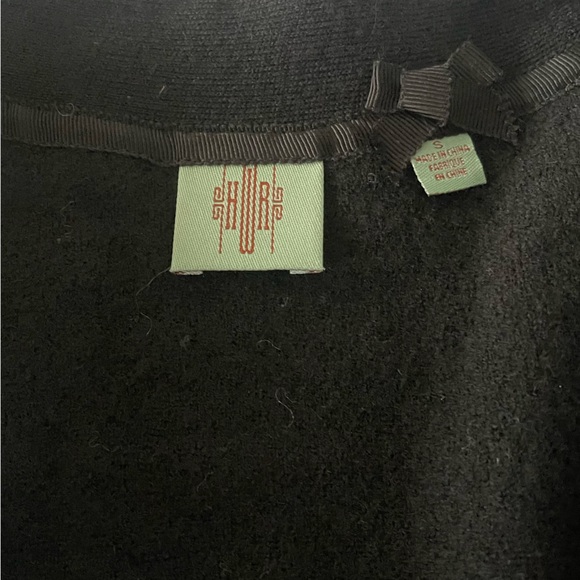 Wool sweater with Decorative scarf - Picture 3 of 5